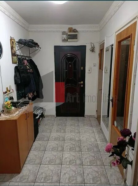Brancoveanu, Izvorul Rece, vanzare apartament 4 camere decomandat